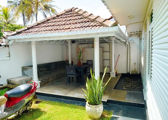 Cozzy White Villa