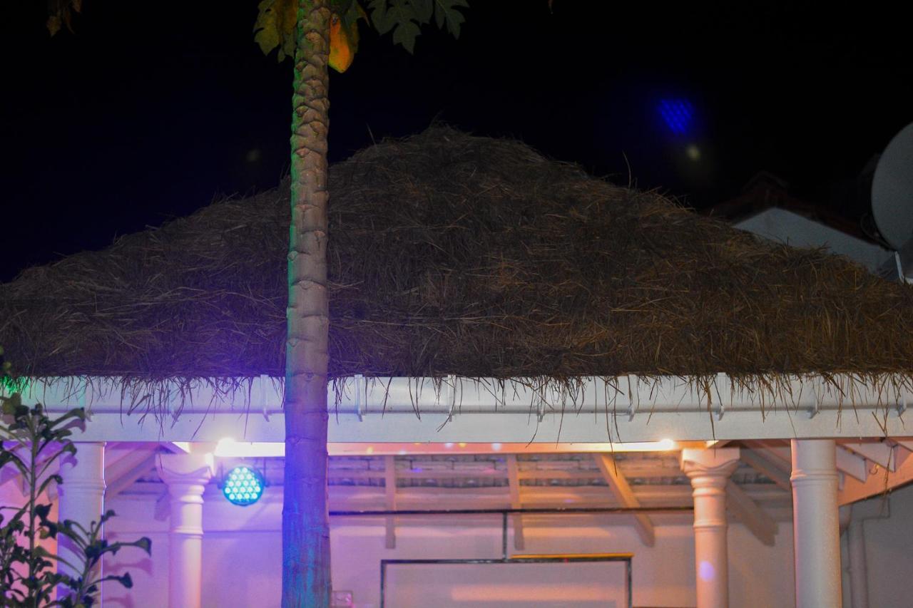 Villa Cozzy White Unawatuna