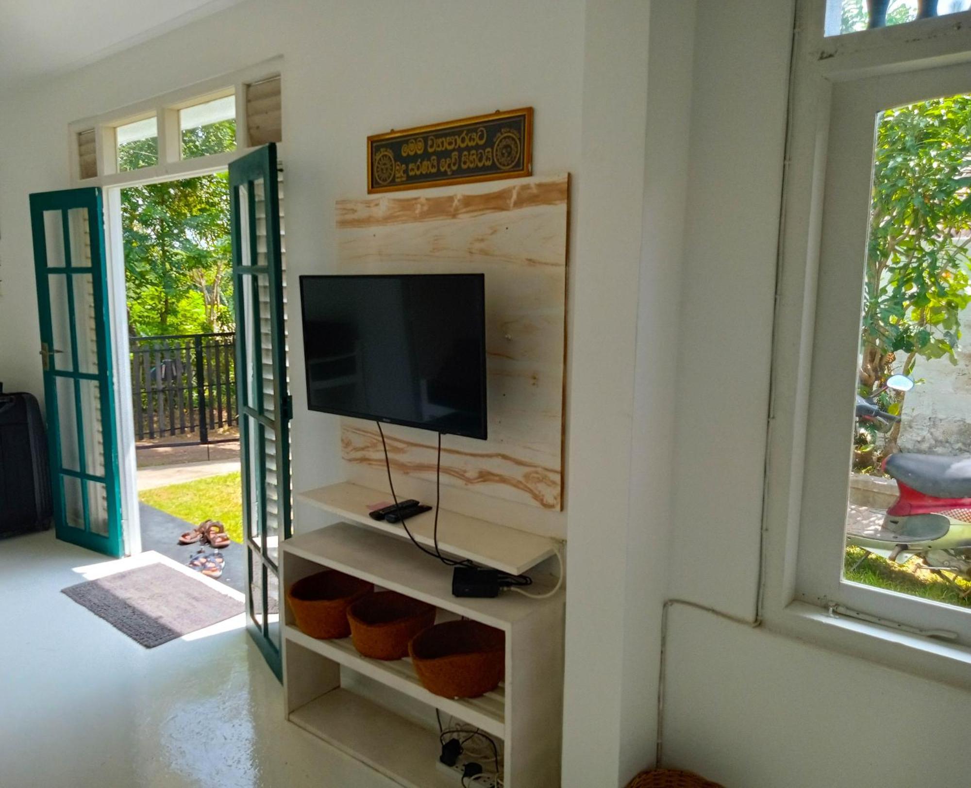 Cozzy White Villa